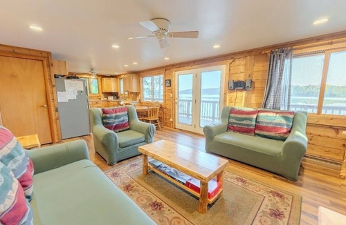 Crystal Falls Cabin | Lakefront Family Retreat—Kayaks, Trails & Very Limited Summer Dates!