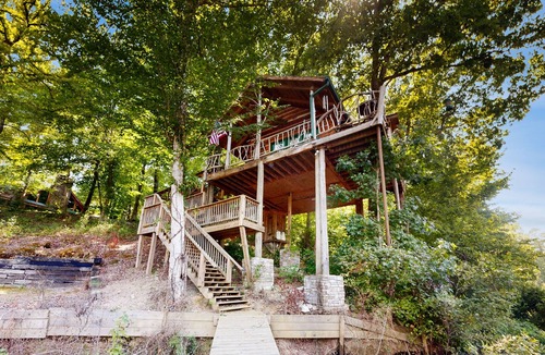 Jackson House | Lakefront home with mountain views, hot tub and access to private 20 acre lake