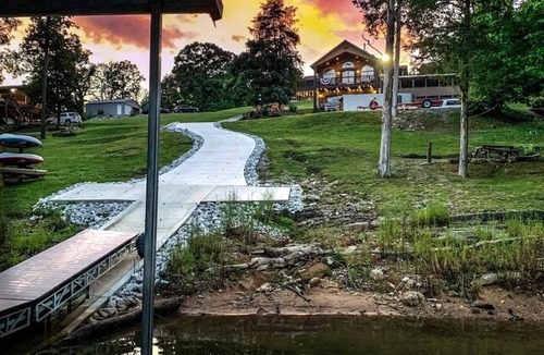 La Follette Cabin | Lakefront, hot tub, 7bdrm, 30 guests, fire pit, kayaks, sxs trails bunk rm.