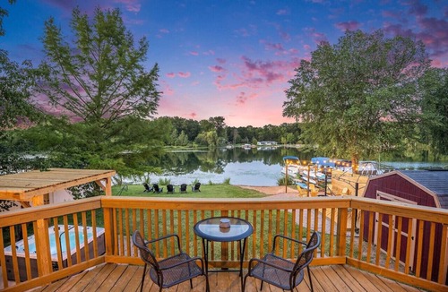 Hillsdale House | Lakefront, Hot Tub, Game Room Sapphire Shores