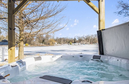 Hillsdale House | Lakefront, Hot Tub, Game Room Sapphire Shores
