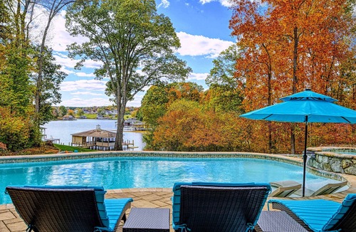 Livingston House | Lakefront Lake Anna, Pool, Hot Tub, Dock