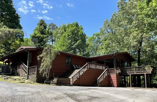 Heber Springs House | Lakefront “Lakehouse Lounge” Heber Springs/Greers Ferry - Kayaks and more