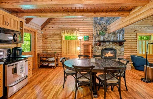 Bumpass House | Lakefront Log Cabin at Lake Anna, Dock, Deck