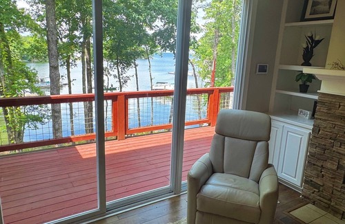Gilbert House | Lakefront Luxury Home for Large Families on Lake Murray - Sleeps 14
