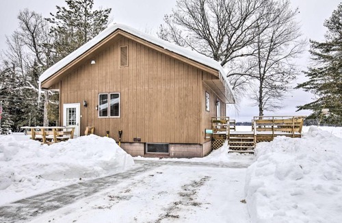 Mercer House | Lakefront Mercer Home: Private Dock & Kayaks!