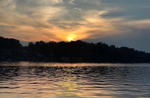 Harrison Cottage | Lakefront, Private Beach on stunning Budd Lake, Kayaks, Fire Pit & sunrises!