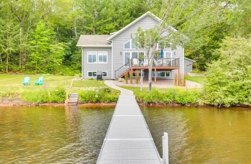Rhinelander House | Lakefront Rhinelander Cottage w/Private Dock!