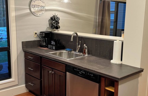 Innsbrook Condo | Lakefront Studio Condo