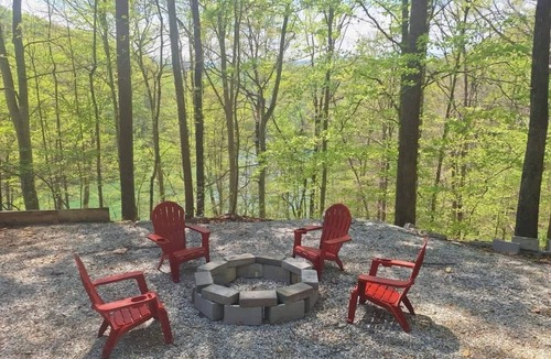 Caryville House | Lakefront Studio, Sleeps 2・Deck・Grill・Dogs Allowed