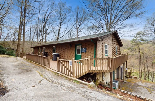 Caryville House | Lakefront Studio, Sleeps 2・Deck・Grill・Dogs Allowed