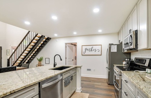 Lone Star Cottage | Lakefront Texas Abode w/Kayaks, Fire Pit & Patio!