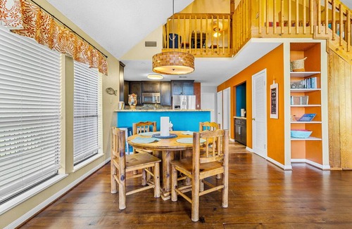 Pointblank Cabin | Lakefront “Treehouse”: Private Retreat in the Pines!