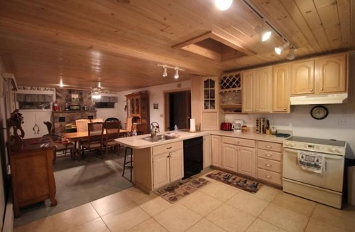 Briley House | Lakefront Vacation home 2800 Sq/ft. Includes kayaks and canoes