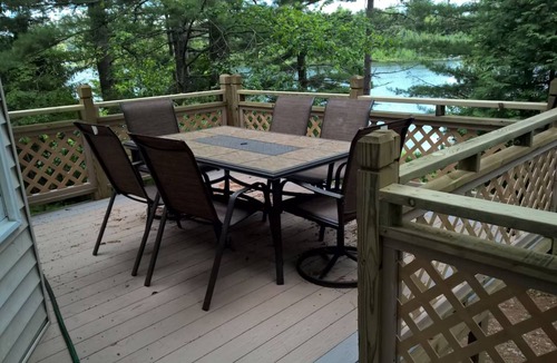 Briley House | Lakefront Vacation home 2800 Sq/ft. Includes kayaks and canoes