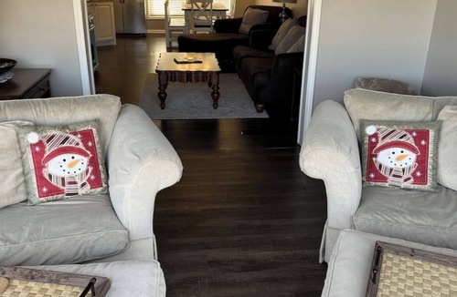 Hot Springs Village House | Lakefront with kayaks and private dock. Pet friendly, nearby dog park