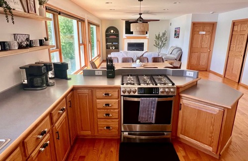 Wetmore House | Lakehouse Near Pictured Rocks | Sleeps 12, Kayaks & Game Room