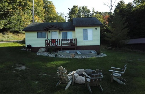 Ludington Cottage | Lakelure Cottages - Bass