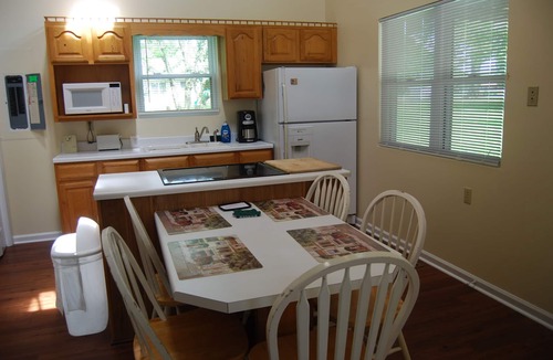 Russell Springs Cabin | LakePointe's Super Cabin - No Cleaning Fees!