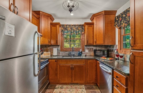 Arden Cabin | Lakeside Cabin minutes to Asheville