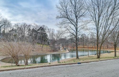 Clifton Heights House | Lakeside Clifton Heights Home Near Forest Park