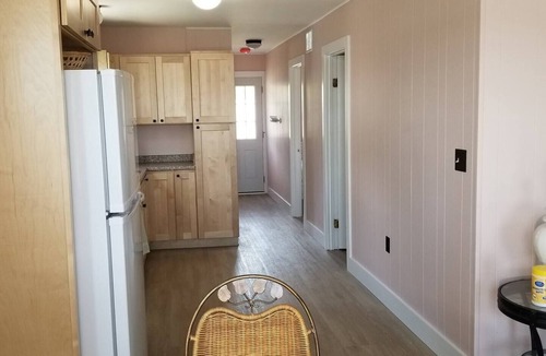 Frankfort Cottage | Lakeside Cottage #2, Waterfront on Upper Herring Lake, AC, Kayaks, SUPs, Rowboat