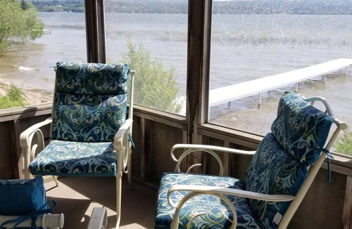 Frankfort Cottage | Lakeside Cottage #2, Waterfront on Upper Herring Lake, AC, Kayaks, SUPs, Rowboat