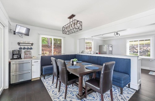 High Point House | Lakeside Haven! SML Home with Private Boat Dock, Gym, Firepit and BEACH!
