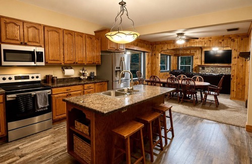 Cornell Cottage | Lakeside Hideaway: Full-Home Retreat on the Remote Boney Falls Basin