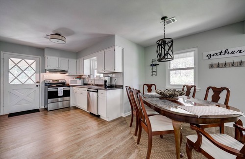 Fairfield Bay House | Lakeside Livin'-near Marina, Game Room, Wi-Fi, King Bed, Fire Pit, Huge Balcony