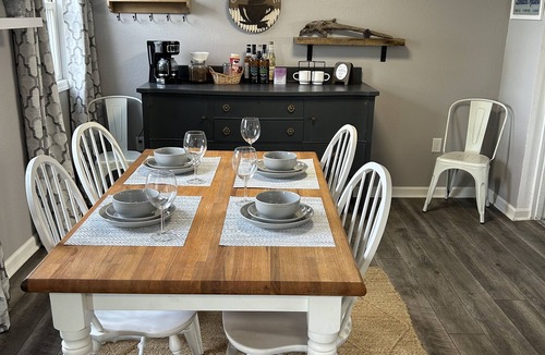 Luna Pier House | Lakeside Oasis - Lake Erie Lakefront with Golf Cart