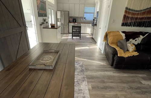 Hattiesburg House | Lakeside Runway Retreat, waterfront kayaks, luxury in the country
