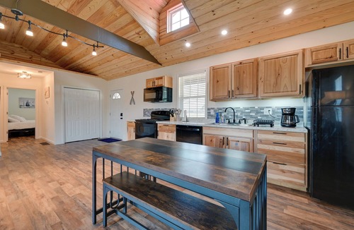 Somerset Cabin | Lakeside Views! Somerset Escape 1 Mi to Boat Ramp