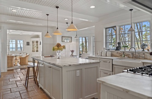 Forest Beach House | Lakeview Bliss - Beautifully Decorated Home! Close Private Beach!