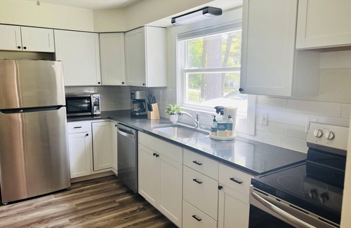 Paw Paw Lake House | Lakeview East and West Lake Paw Paw Sleeps 16