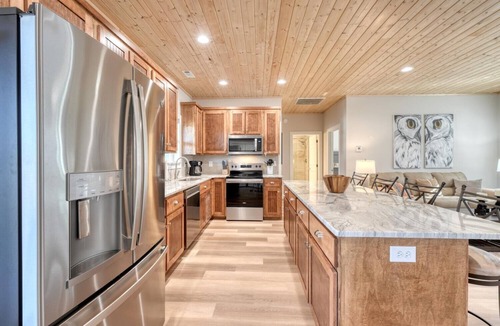Water's Edge House | Lakeview Villa #3 near Lake Chatuge.