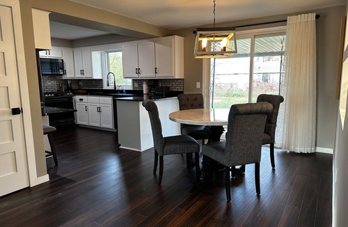 Ashwaubenon House | Lambeau Walk, Tailgate Garage with Hibachi-Style Grilling Patio