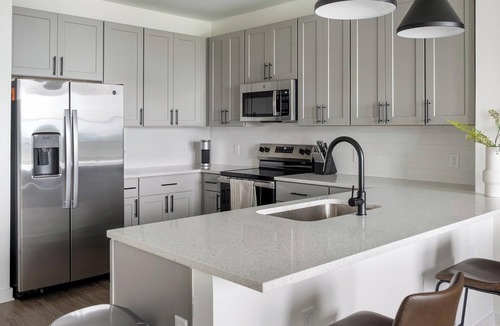 Brentwood Apartment | Landing | Amazing 1BD, Clubhouse, Gym