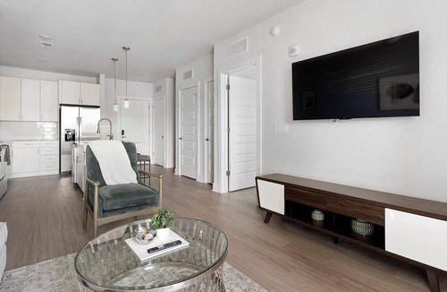 The Forum Apartment | Landing | Amazing 1BD, Gym