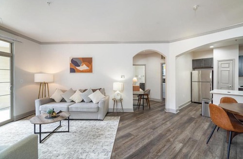 Corryville Apartment | Landing Amazing 2BD Gym Clubhouse