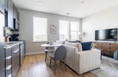 Downtown Apartment | Landing | Amazing Studio, Pool, Courtyard