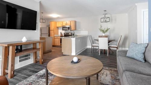 Eureka Apartment | Landing Apartments - The Legends on the Park