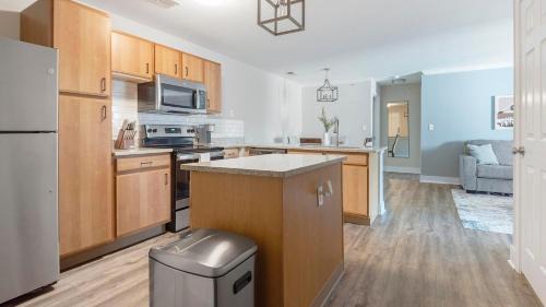 Eureka Apartment | Landing Apartments - The Legends on the Park