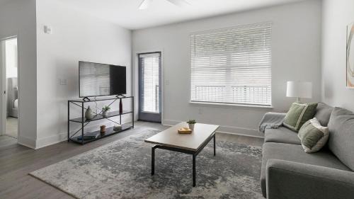 Crestline Heights Apartment | Landing Apartments - Station at Crestline