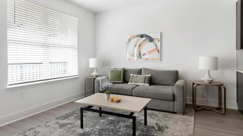 Crestline Heights Apartment | Landing Apartments - Station at Crestline