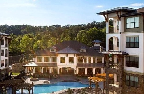 Crestline Heights Apartment | Landing at 4700 Colonnade - 1 Bedroom in Overton