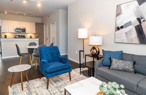 Auburn Hills Apartment | Landing at Five Points of Auburn Hills - 2 Bedrooms in Downtown Auburn Hills