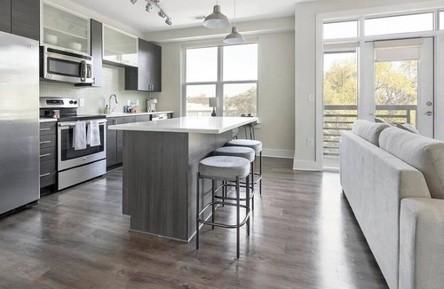 NoDa Apartment | Landing at Mercury NoDa - Studio in North Charlotte