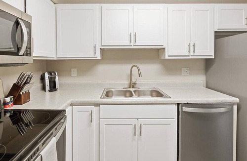 Cordova Apartment | Landing at Stonebridge Crossing Apartment Homes - 3 Bedrooms in Downtown Cordova