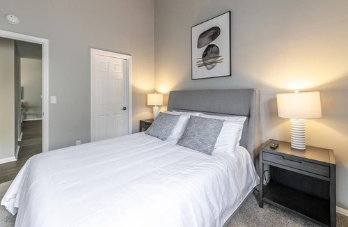 Ballwin Apartment | Landing at Waterford Manors - 2 Bedrooms in Valley Park